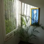 Edelstein Hotel 3*