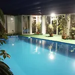 Edelstein Hotel