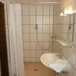 Edelstein Hotel 3*