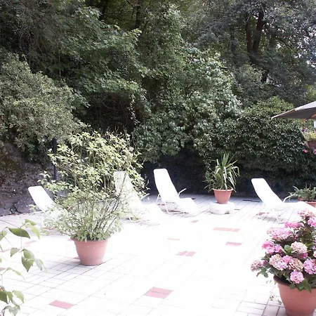 Отель Edelstein 3*