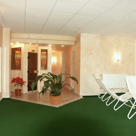 Отель Edelstein 3*